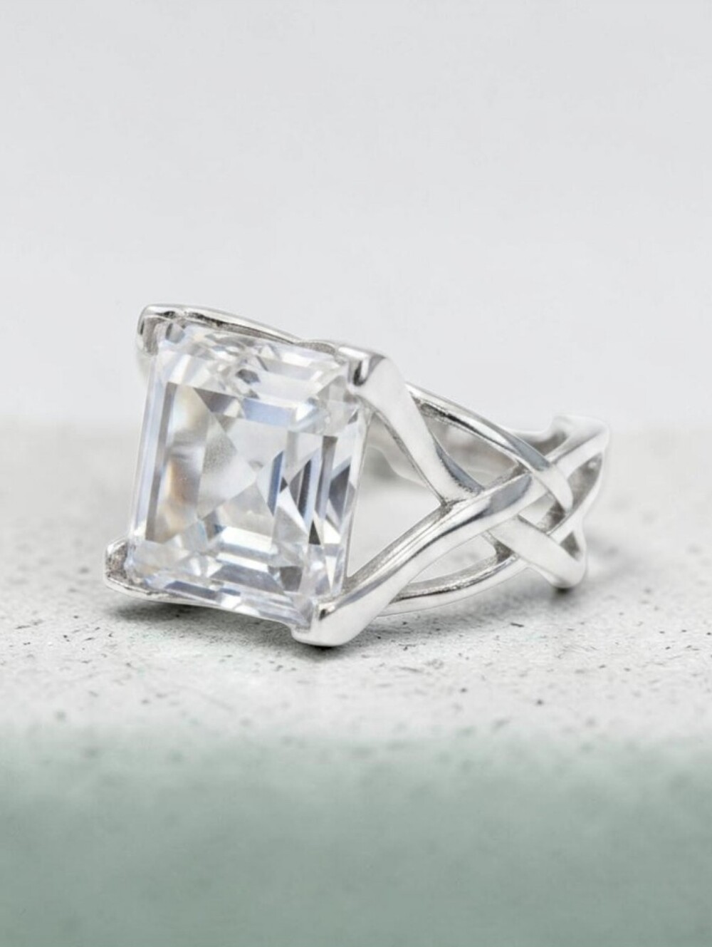Sassifued Boutiqu Silver Celtic Knot Ring with Clear Square CZ